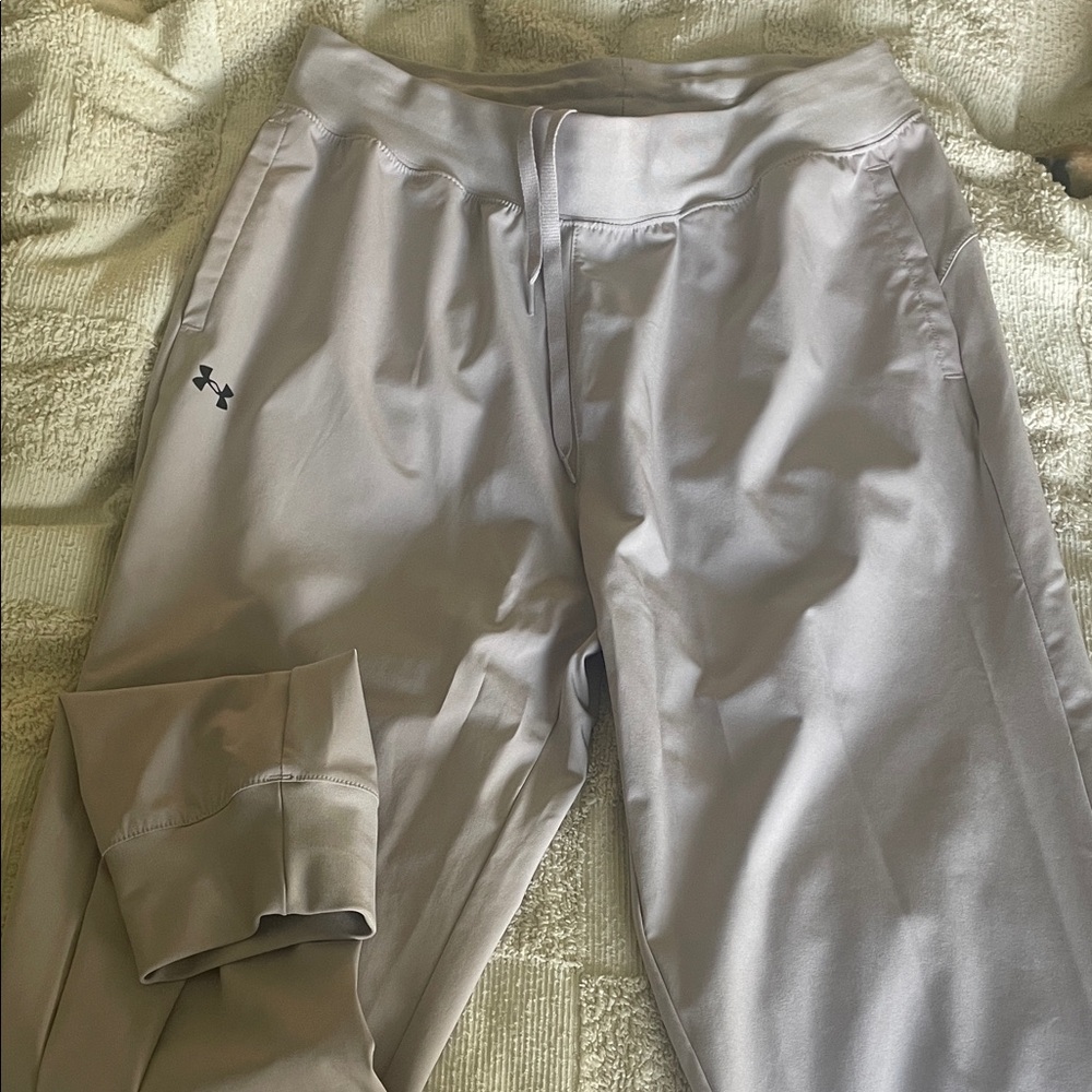NWOT Under Armour Light Gray/lilian Joggers